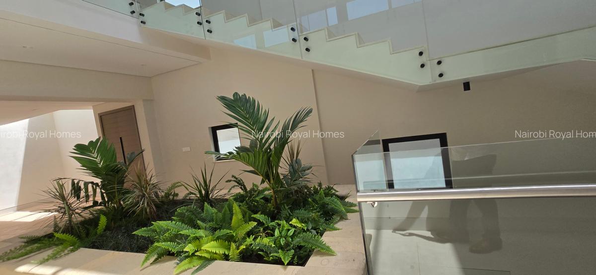 5 Bed Townhouse with En Suite at Kyuna Grovelia Grove - 10