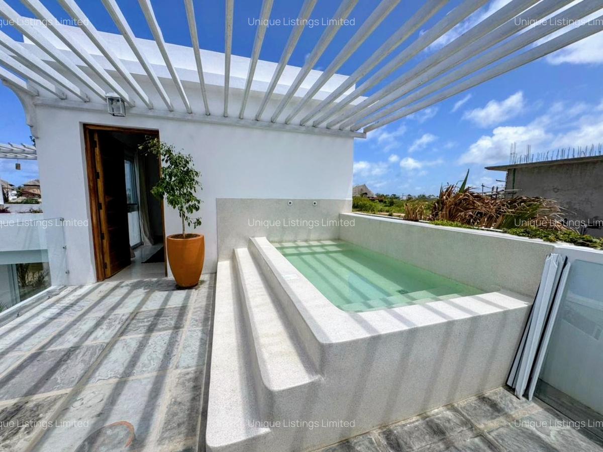3 Bed Villa with En Suite in Watamu - 12