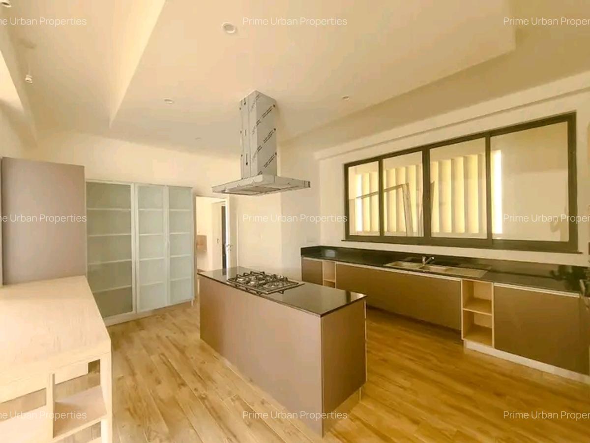 4 Bed Apartment with En Suite in Riverside - 9