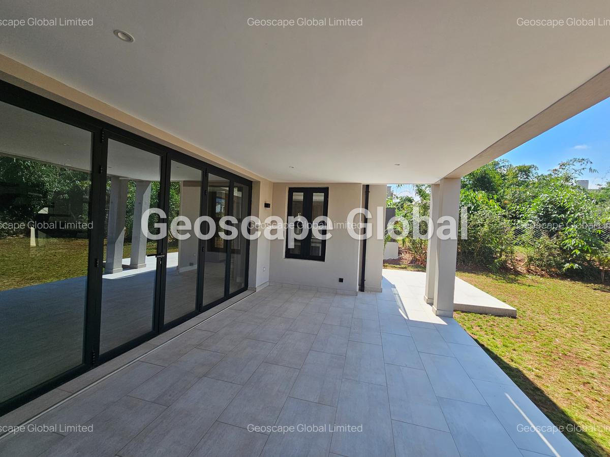 5 Bed House with En Suite in Runda - 3