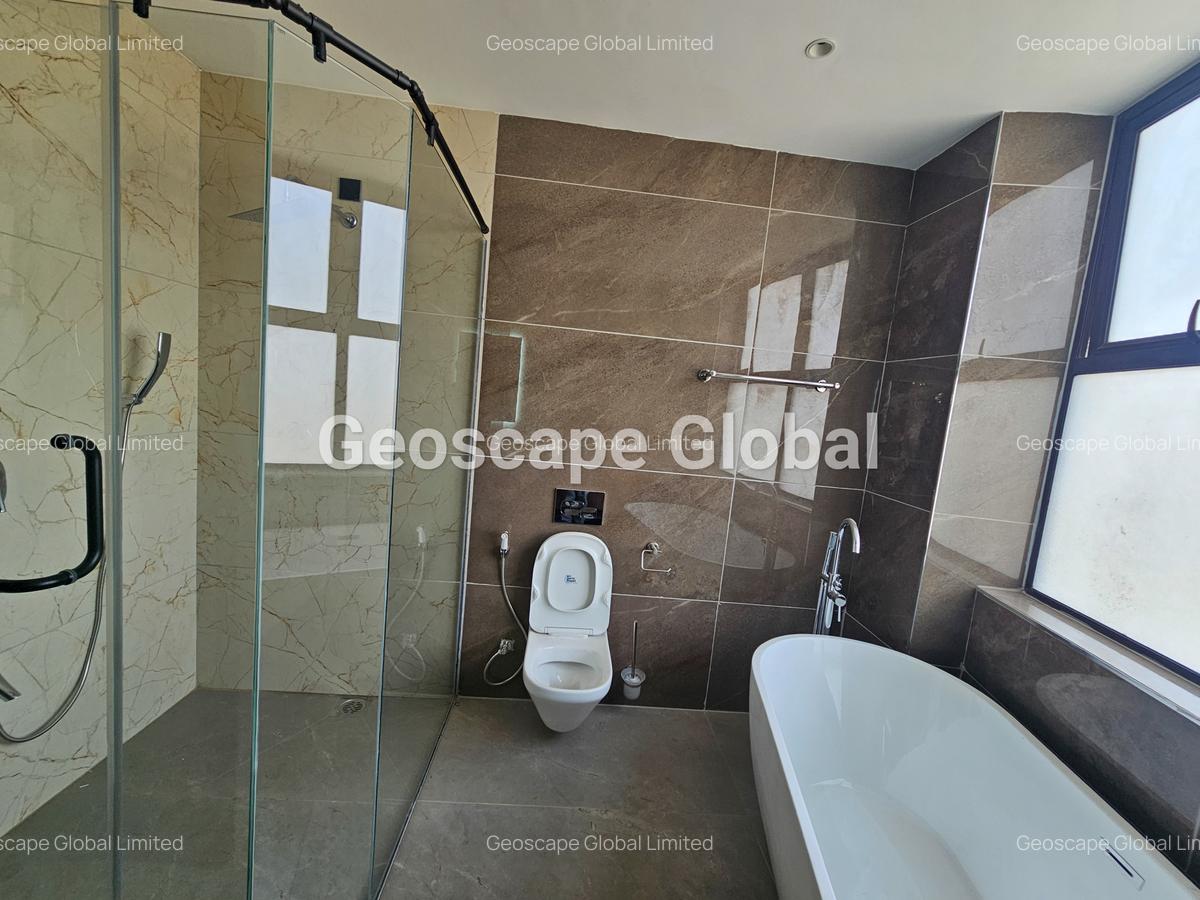 3 Bed Apartment with En Suite in Riverside - 18
