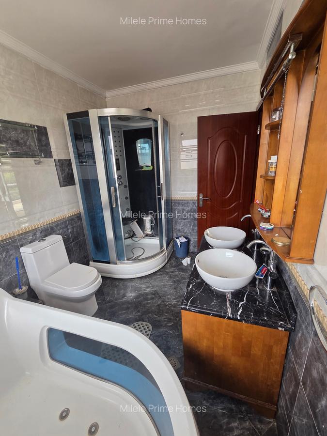 5 Bed Villa with En Suite in Lavington - 20
