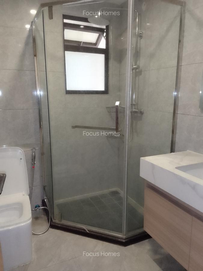 2 Bed Apartment with En Suite in Riverside - 14