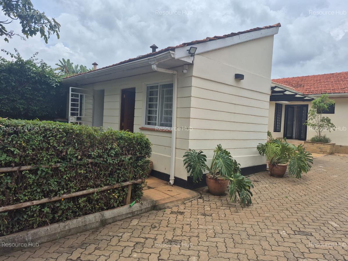 3 Bed House with En Suite at Loresho - 1