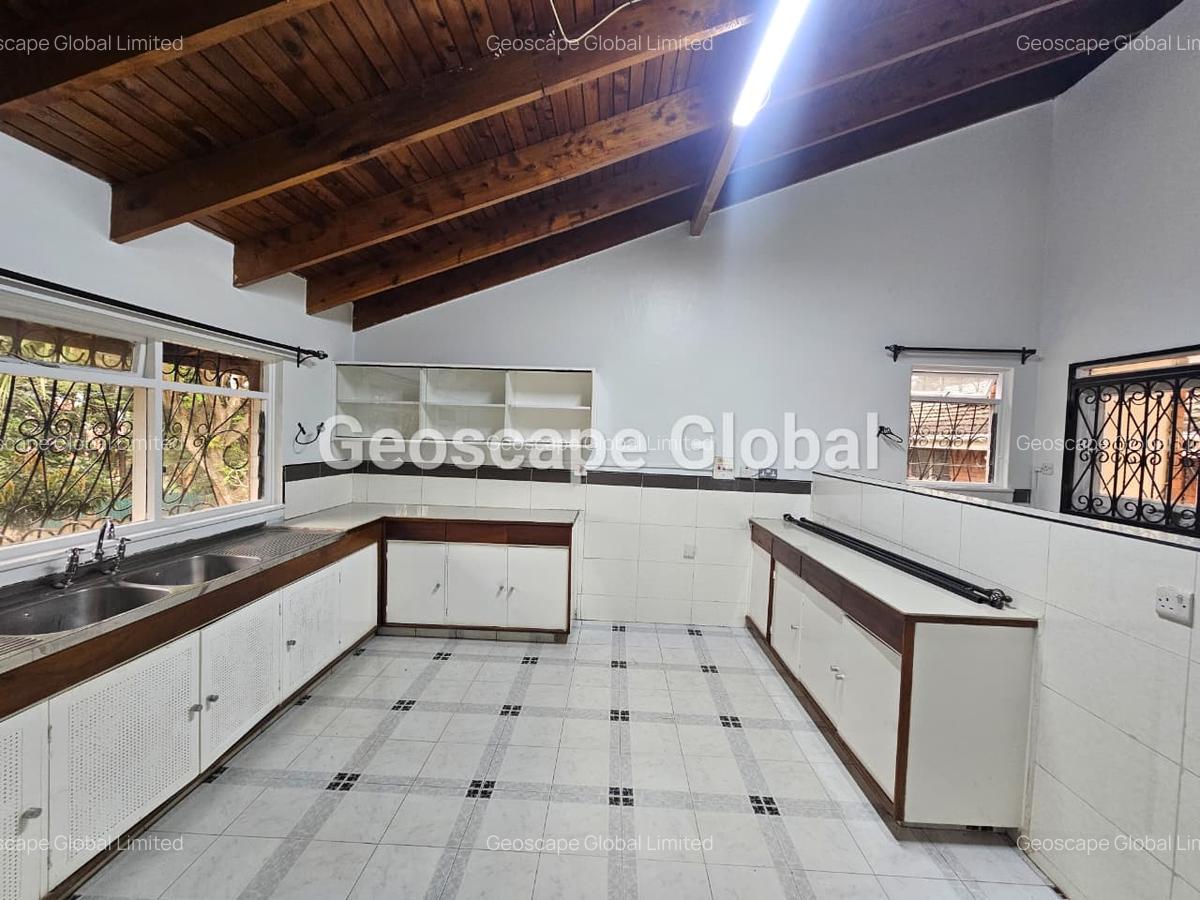 4 Bed House with En Suite in Runda - 4