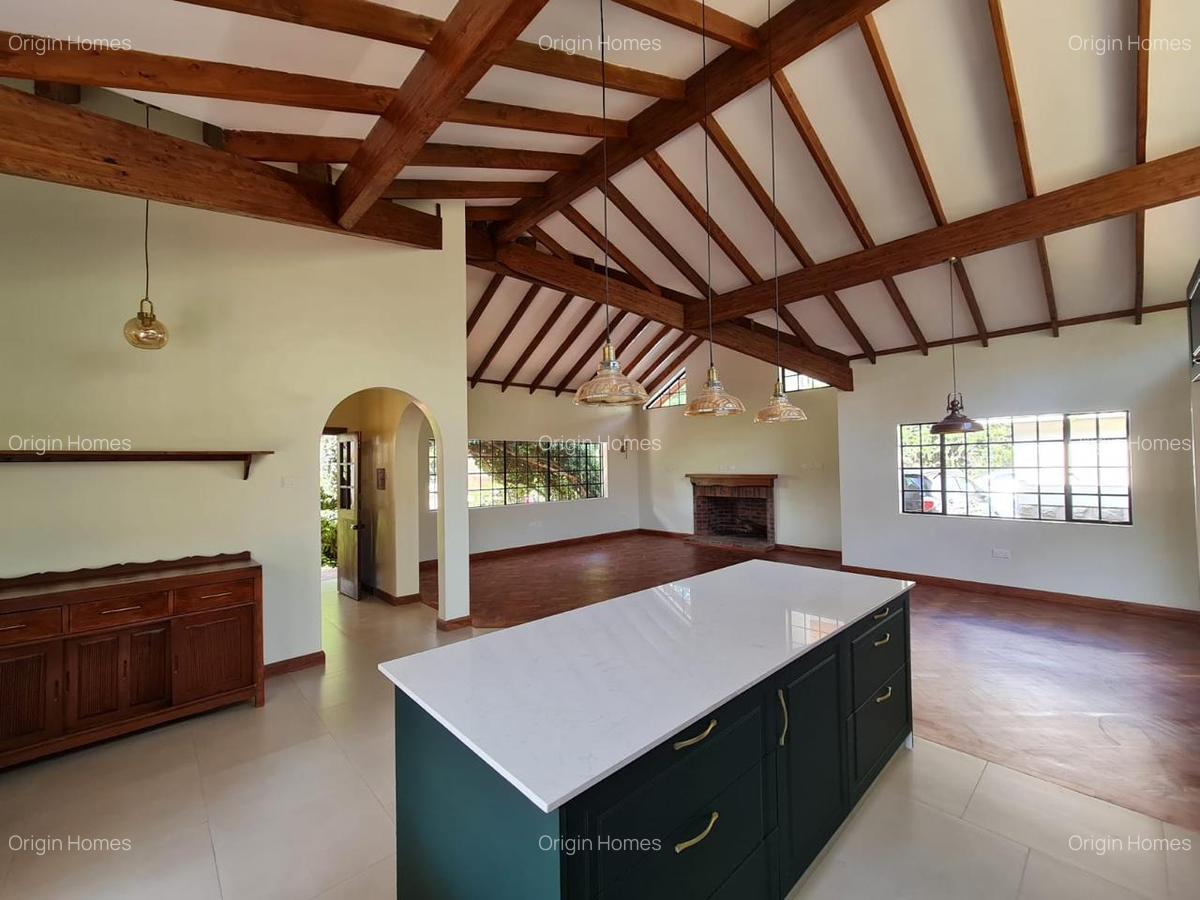 4 Bed House with En Suite at Lavington - 7