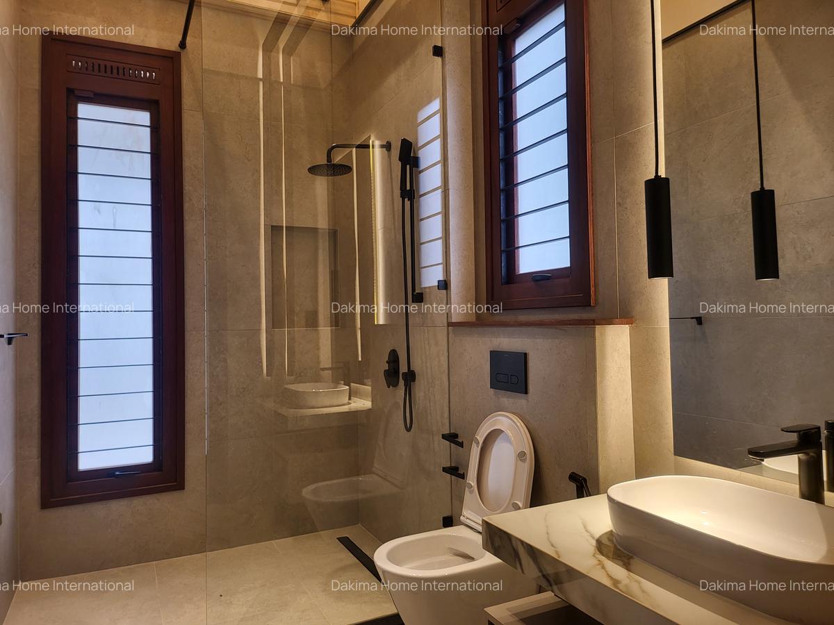 4 Bed Villa with En Suite in Runda - 19