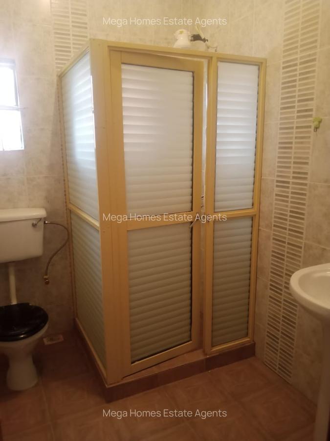 5 Bed House with En Suite in Nyari - 17