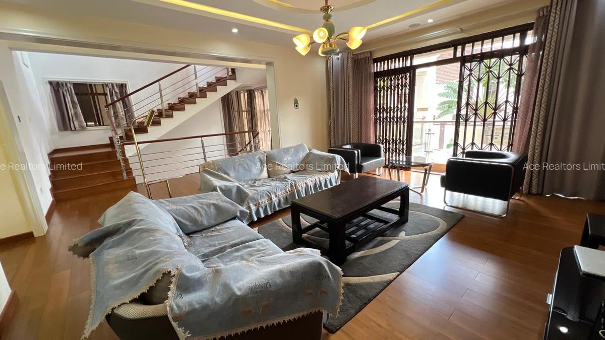 5 Bed Townhouse with En Suite at Lavington - 13