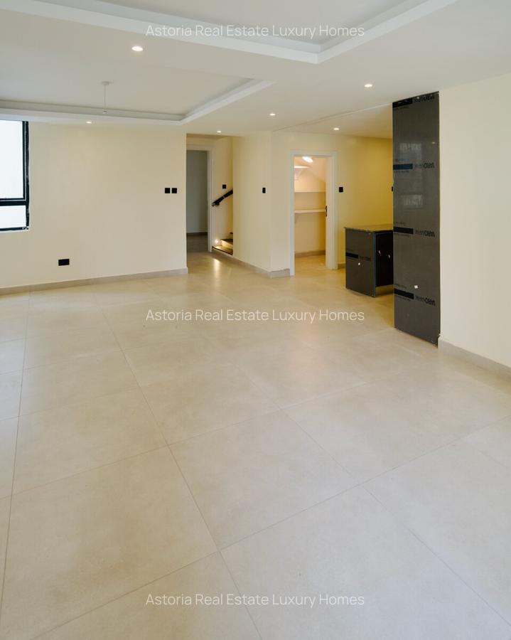 4 Bed Apartment with En Suite at 2026-430 - 7