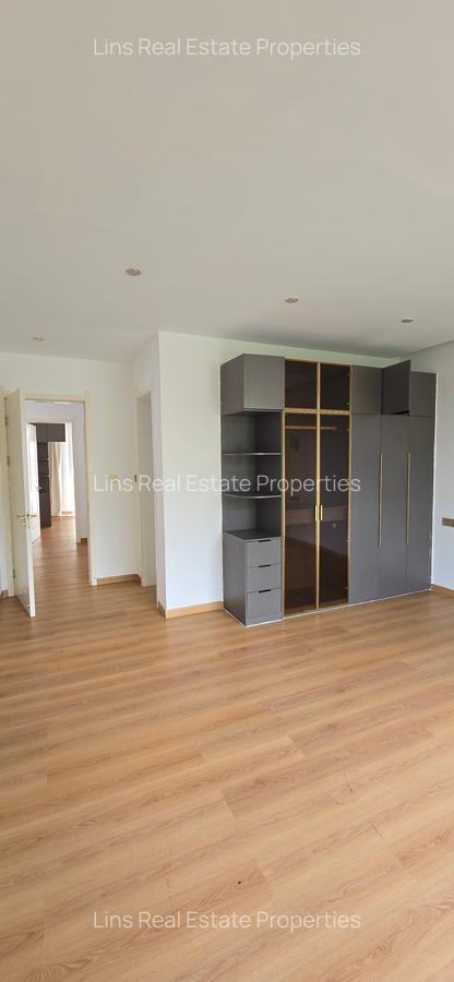 5 Bed Townhouse with En Suite in Lavington - 11