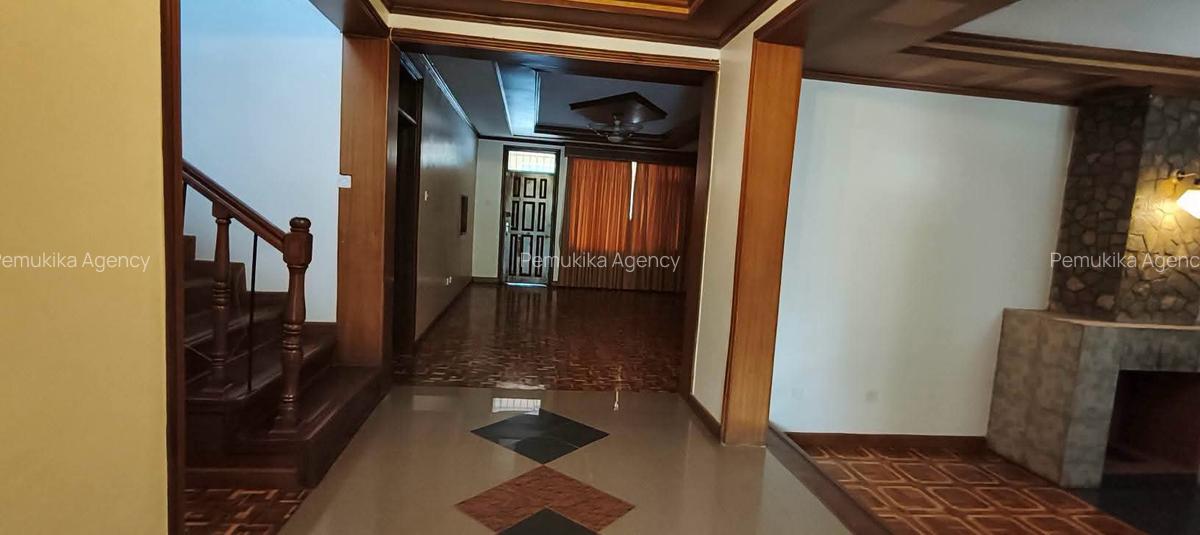 5 Bed Townhouse with En Suite in Runda - 3