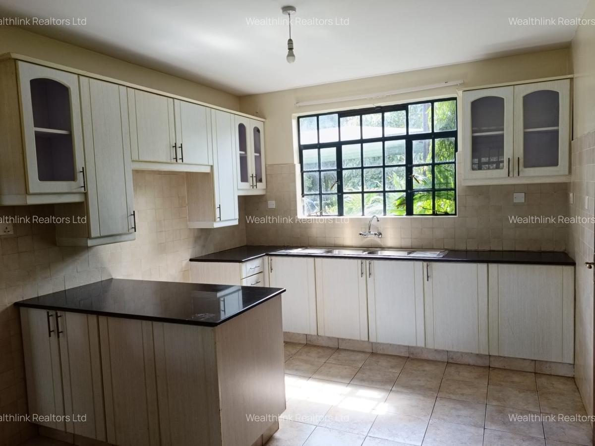 4 Bed Townhouse with En Suite at Runda - 6