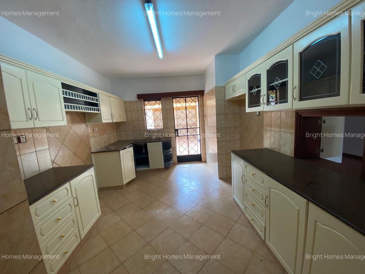4 Bed Townhouse with En Suite in Lavington - 8