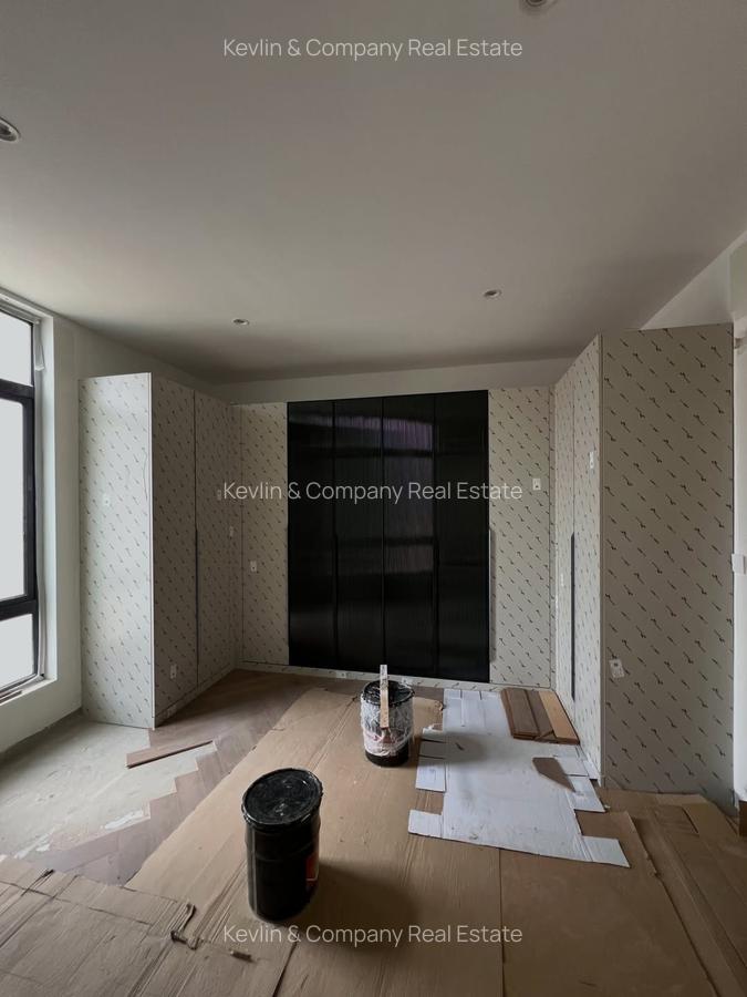 5 Bed Townhouse with En Suite in Lavington - 12