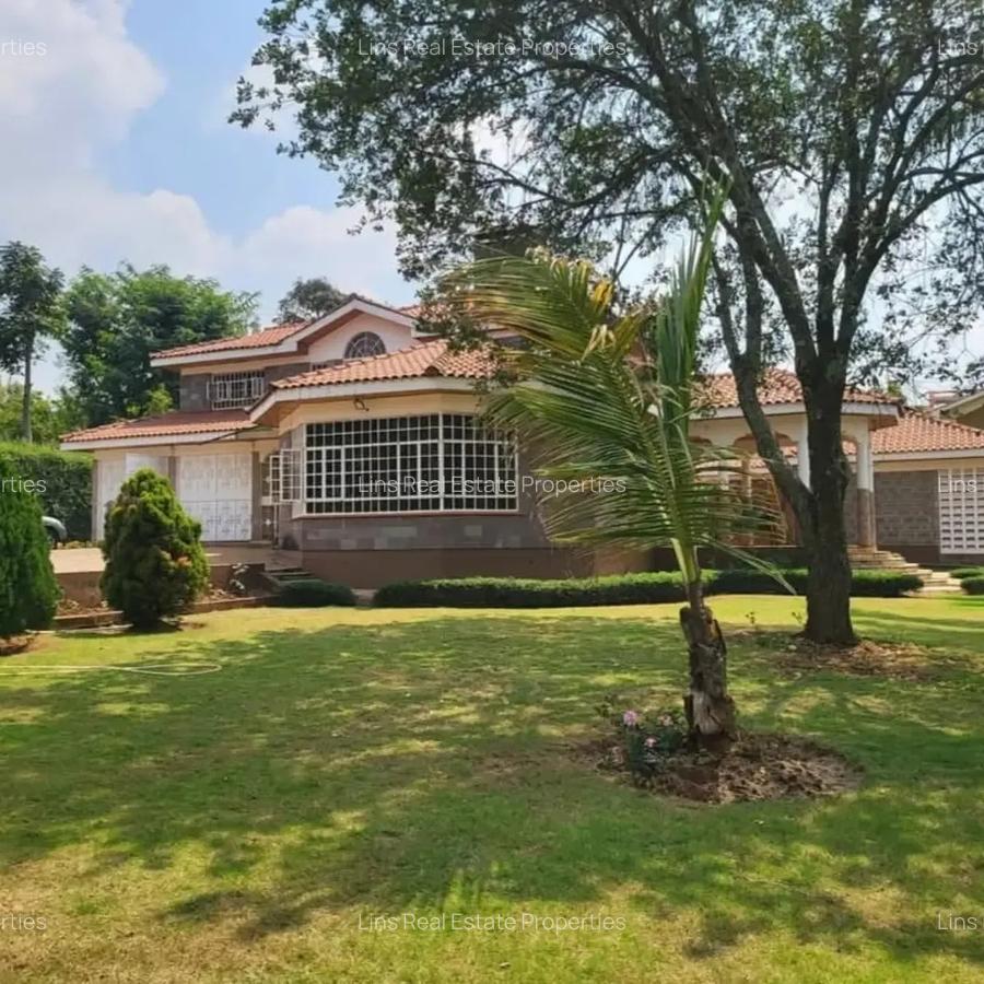 5 Bed House with En Suite in Runda - 1
