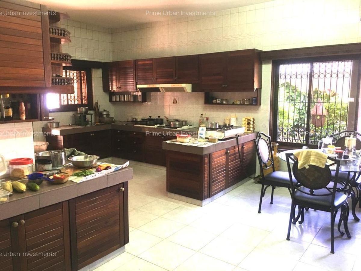 6 Bed House with En Suite at Nyali Beach - 12