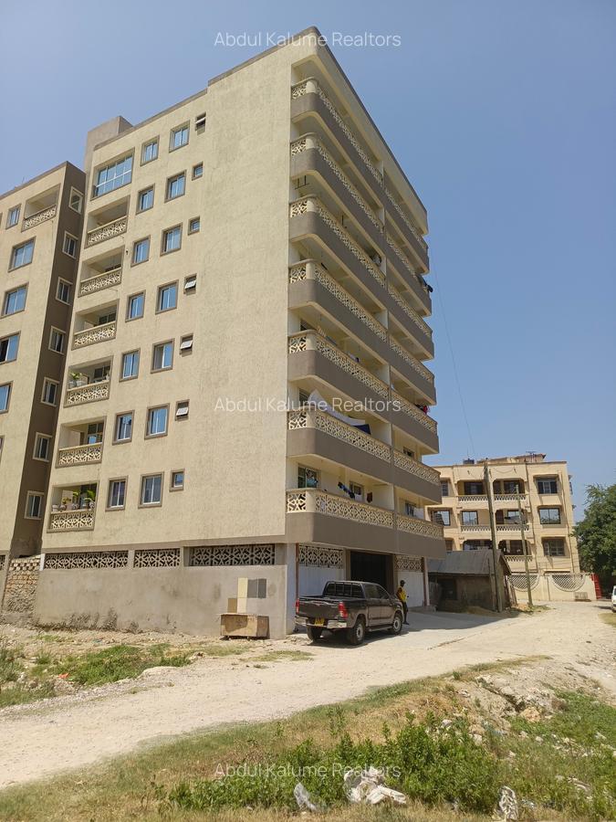 Serviced 2 Bed Apartment with En Suite at Bamburi - 4