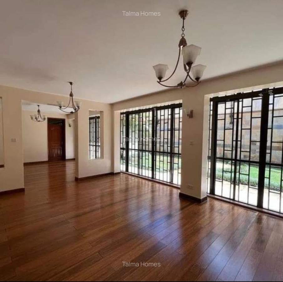 5 Bed Townhouse with En Suite at Lavington - 9