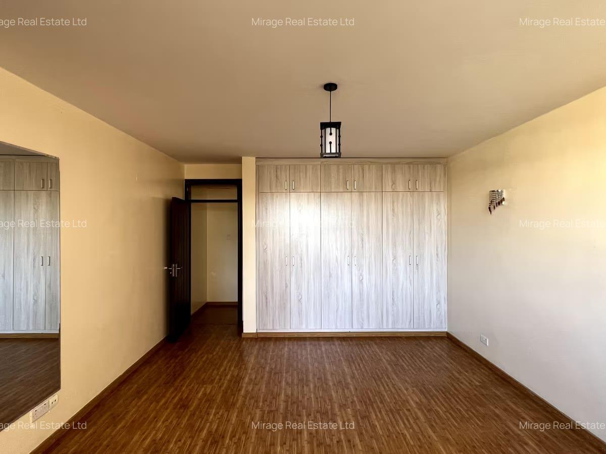 3 Bed Apartment with En Suite in Lavington - 13