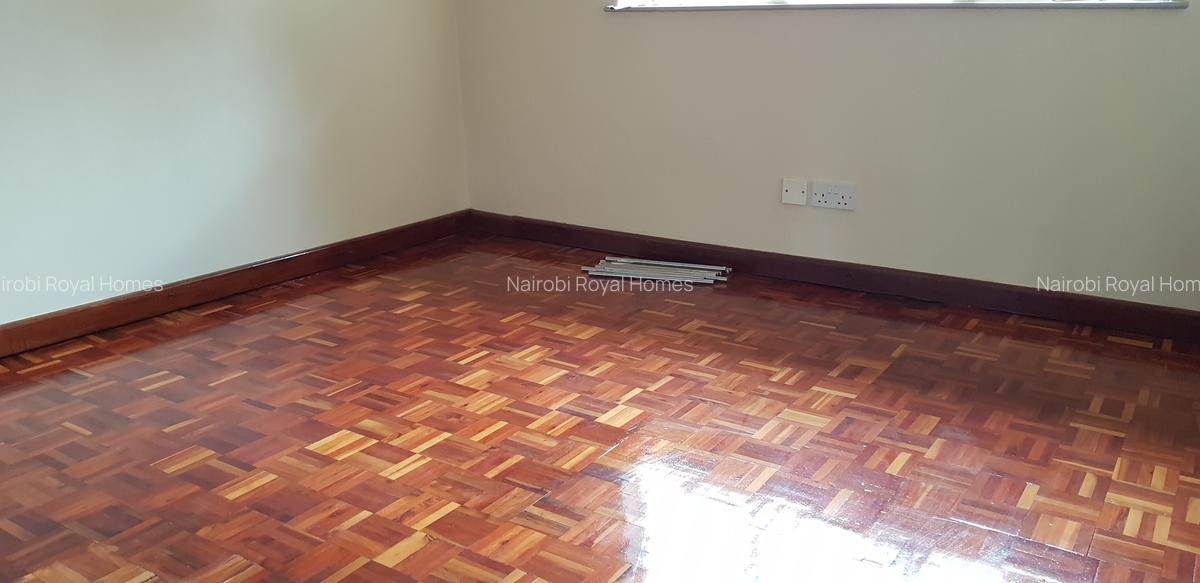 5 Bed Townhouse with En Suite at James Gichuru - 10