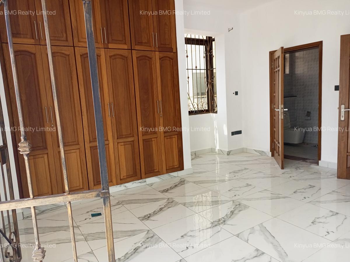 4 Bed Apartment with En Suite at Off Oceanic Road - 5