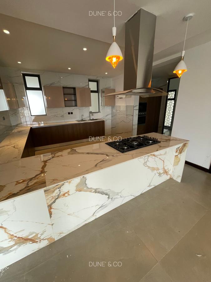 3 Bed Apartment with En Suite in Riverside - 7