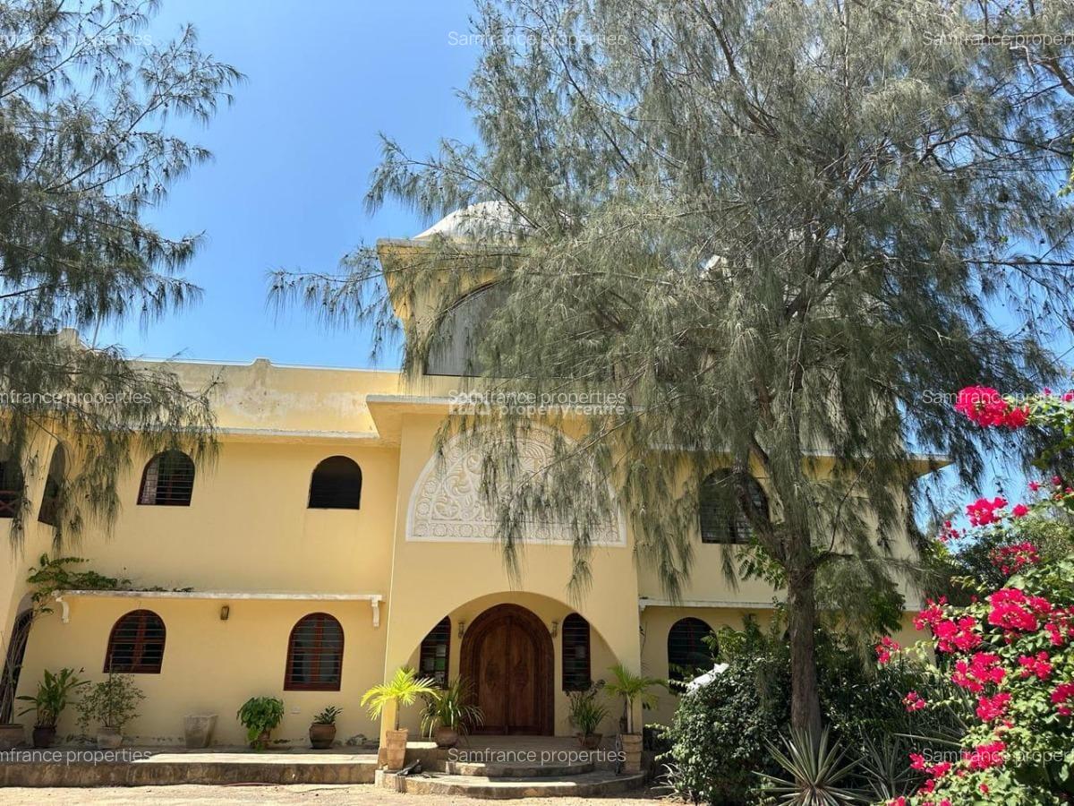4 Bed Villa with En Suite at Watamu - 5