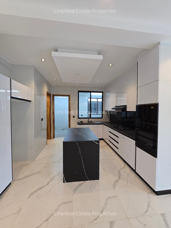 2 Bed Apartment with En Suite in Spring Valley - 4