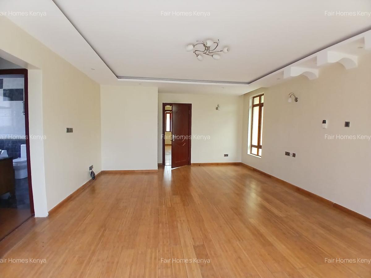5 Bed Townhouse with En Suite at Riverside Drive - 7