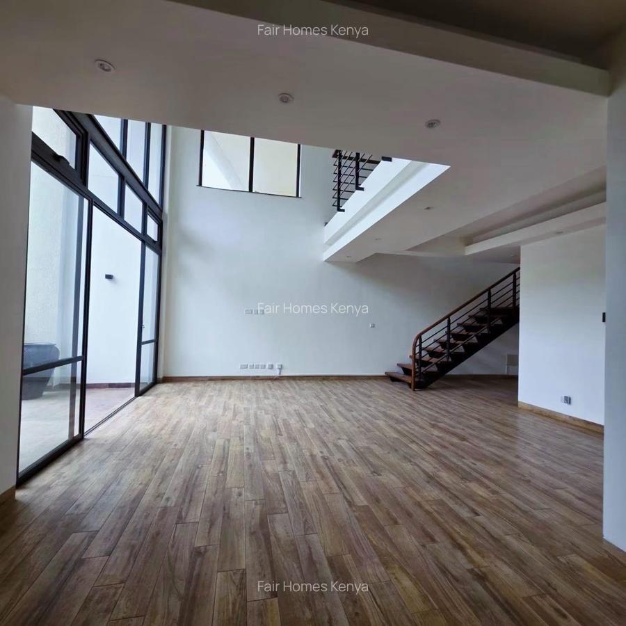 4 Bed Apartment with En Suite at Riverside Drive - 3