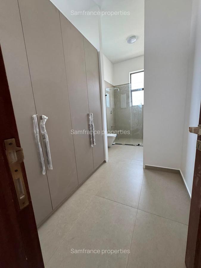 4 Bed Townhouse with En Suite at Lakers Road - 15