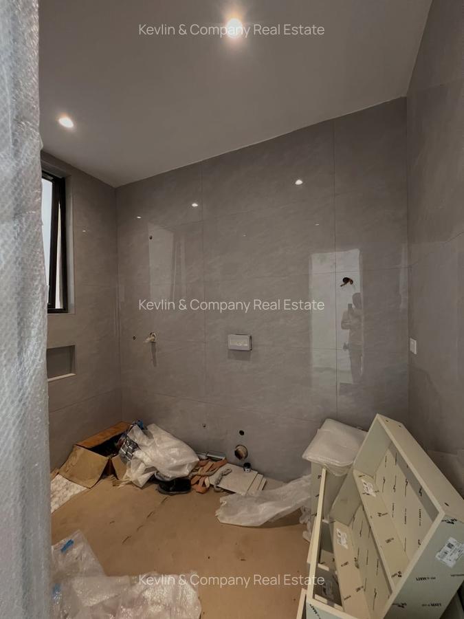 5 Bed Townhouse with En Suite in Lavington - 13