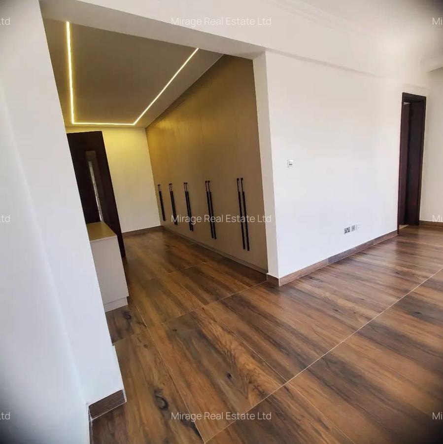2 Bed Apartment with En Suite in Brookside - 2
