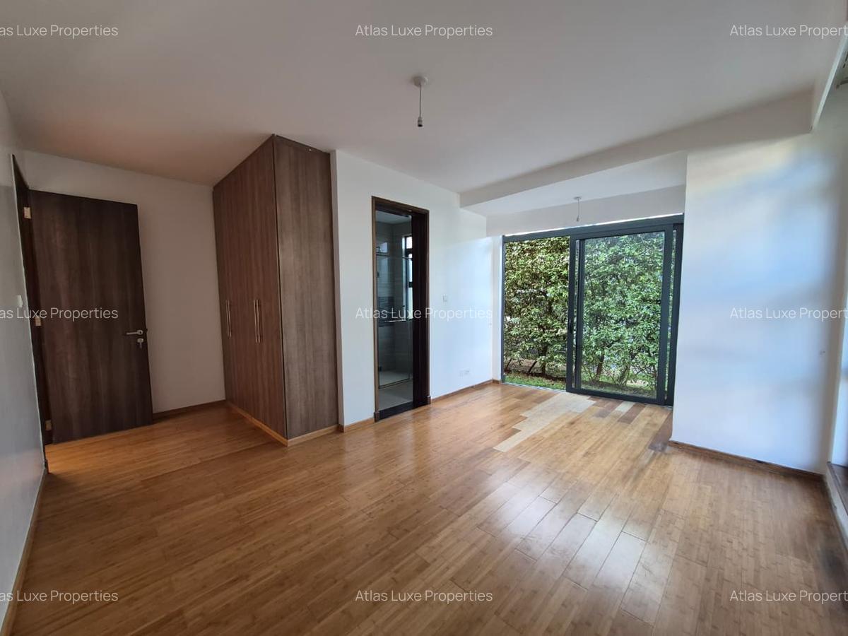 4 Bed Townhouse with En Suite in Garden Estate - 9