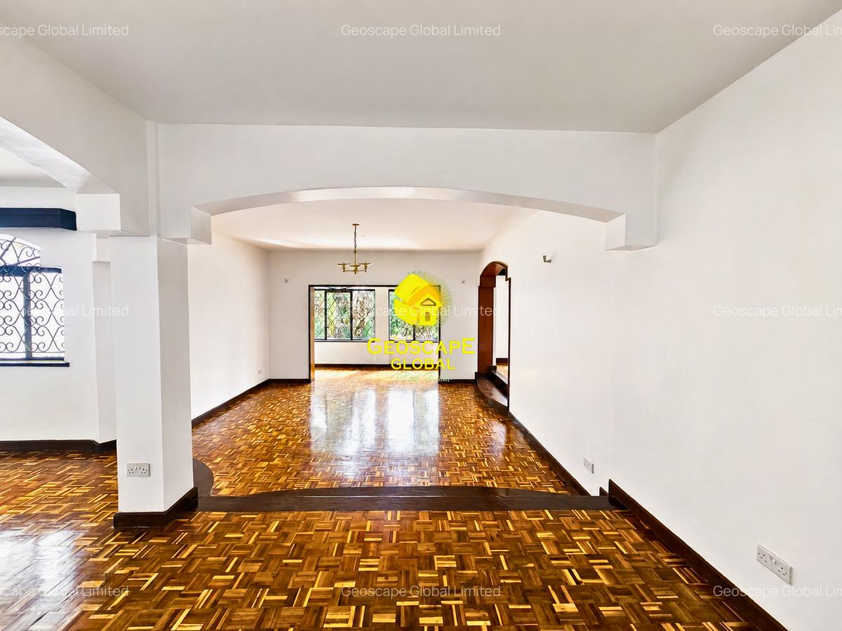 5 Bed House with En Suite in Nyari - 2