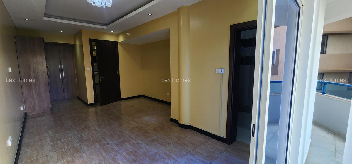 2 Bed Apartment with En Suite at Mandela Road - 11