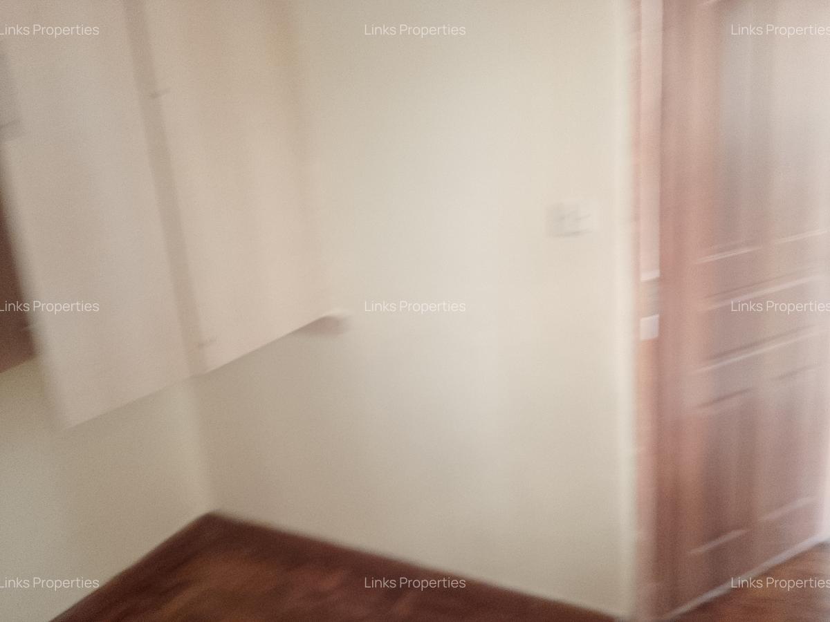 1 Bed House with En Suite at Karen - 10