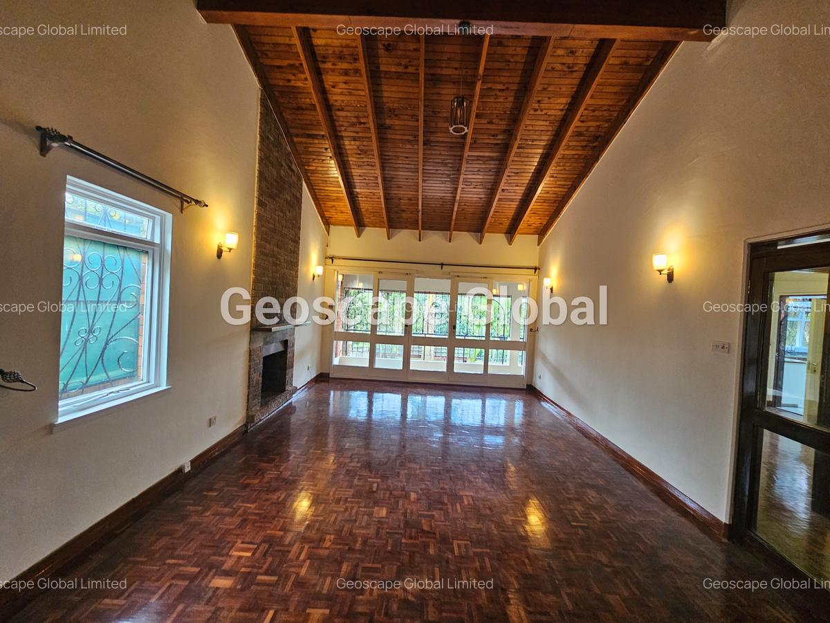 4 Bed Villa with En Suite in Runda - 2