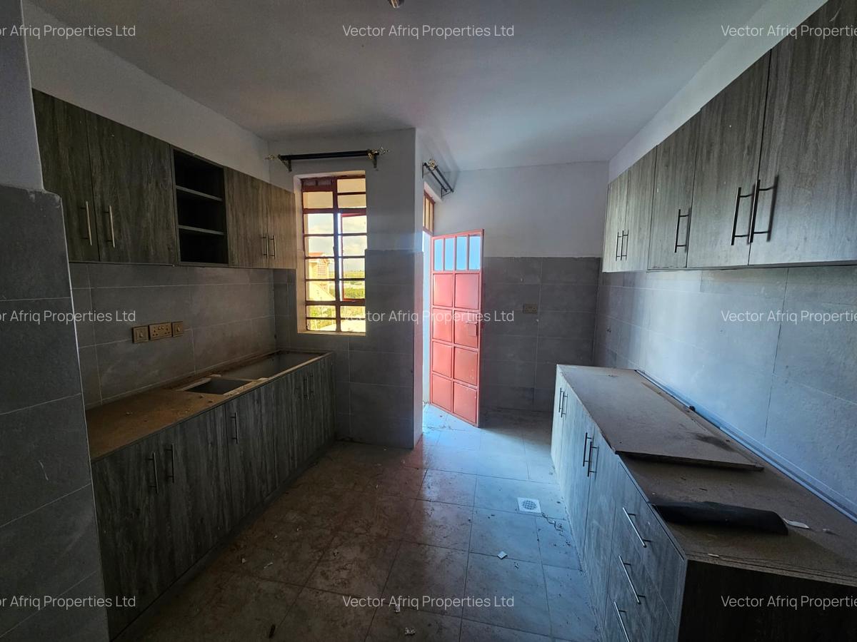 4 Bed Townhouse with Garden in Kitengela - 12