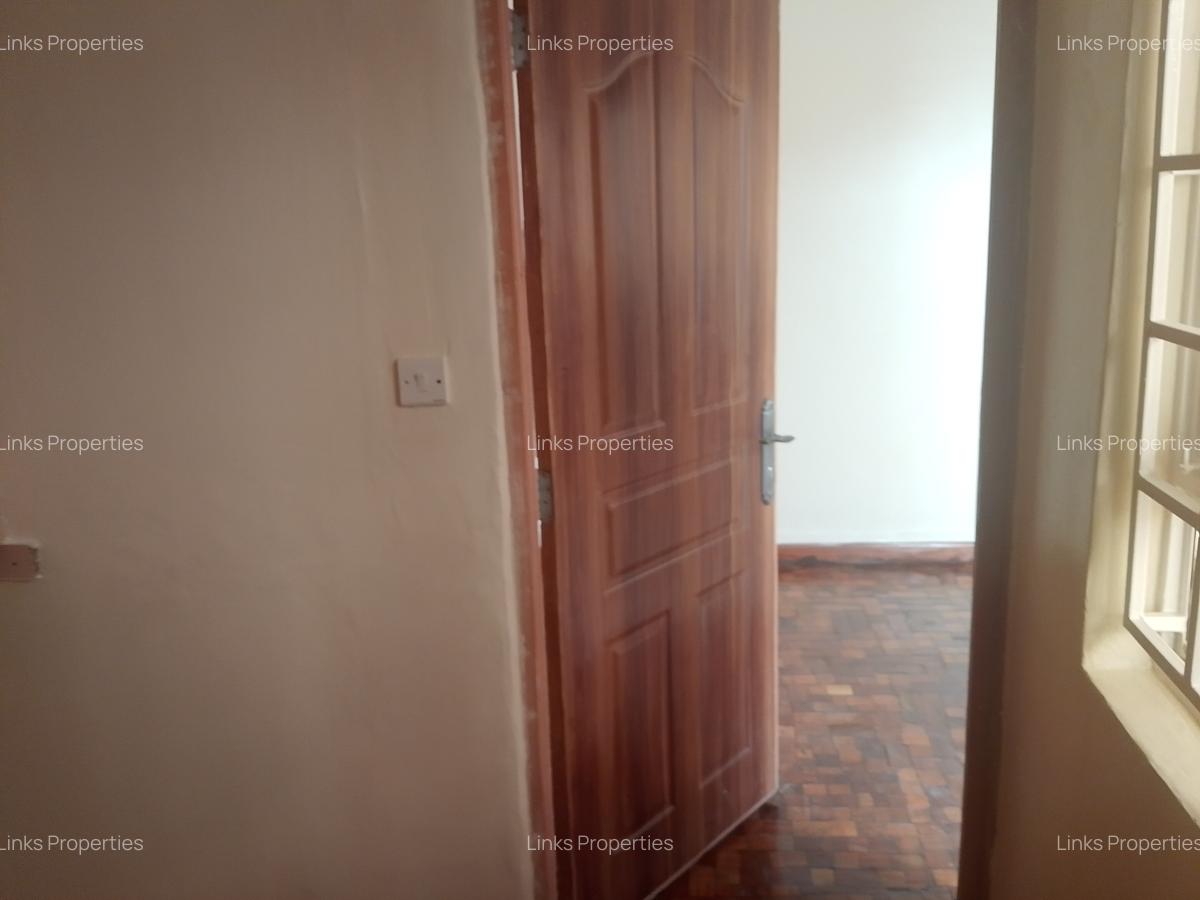 1 Bed House with En Suite at Karen - 11