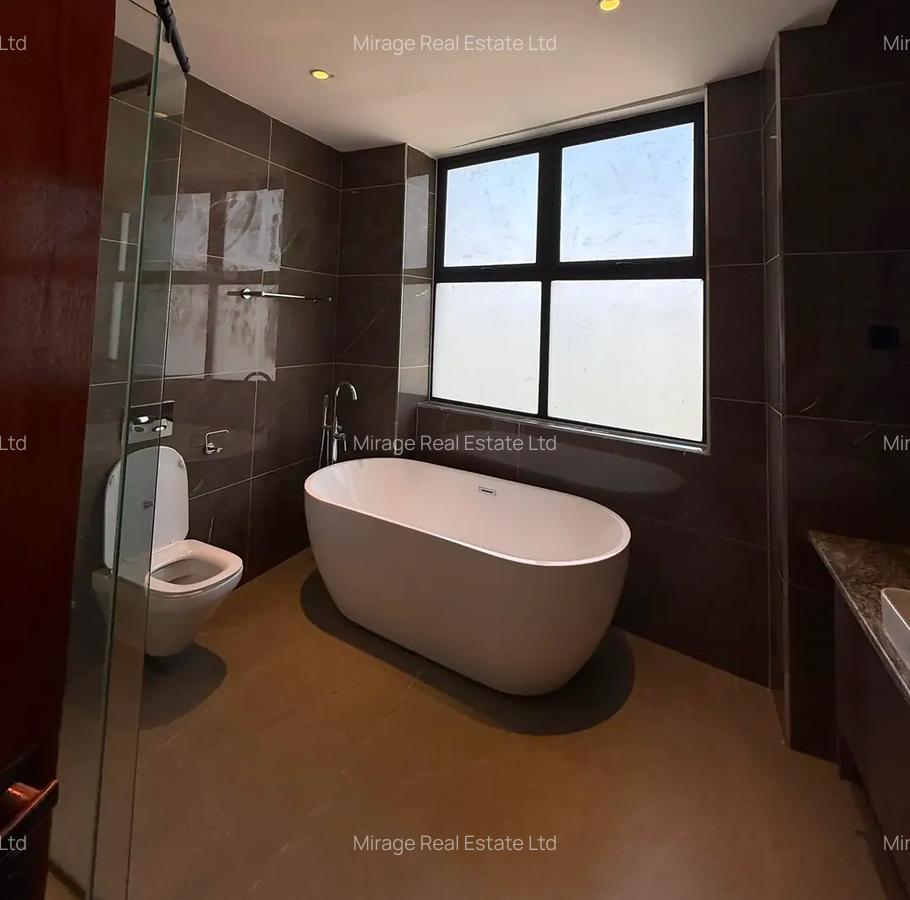 4 Bed Apartment with En Suite in Riverside - 7