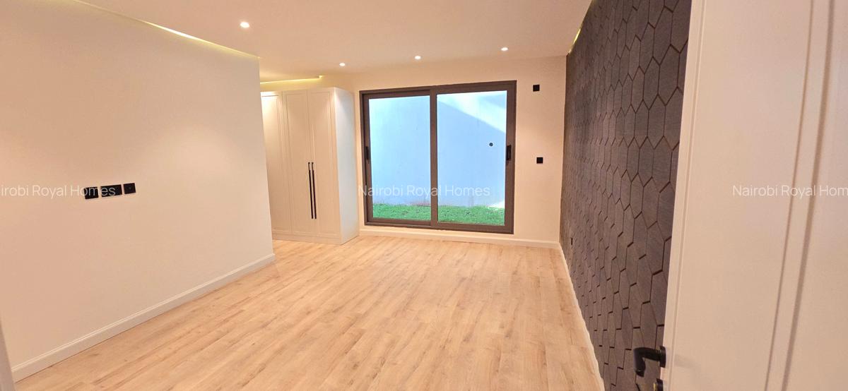5 Bed Townhouse with En Suite at Lavington Green - 20