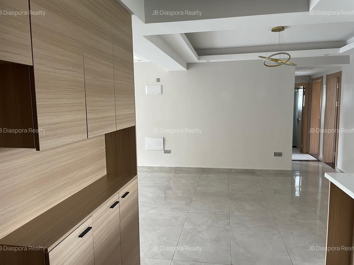 3 Bed Apartment with En Suite in Riverside - 4
