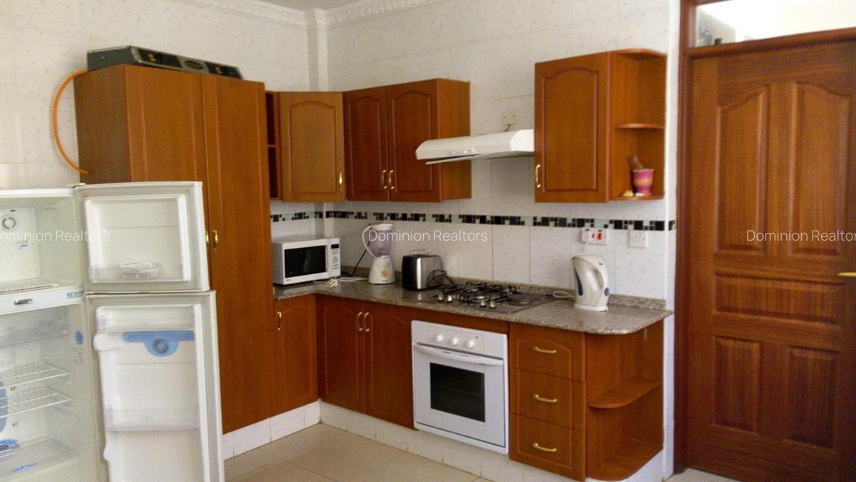 Serviced 1 Bed Apartment with En Suite at Kolobot Drive - 6