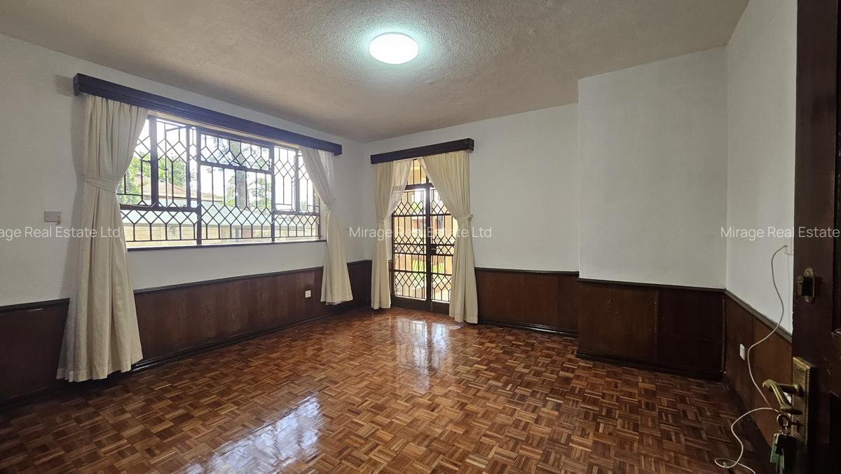 5 Bed House with En Suite in Runda - 11