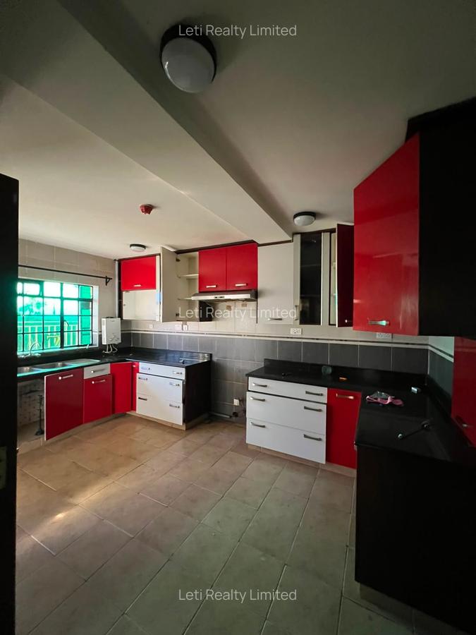 4 Bed Townhouse with En Suite in Kilimani - 16