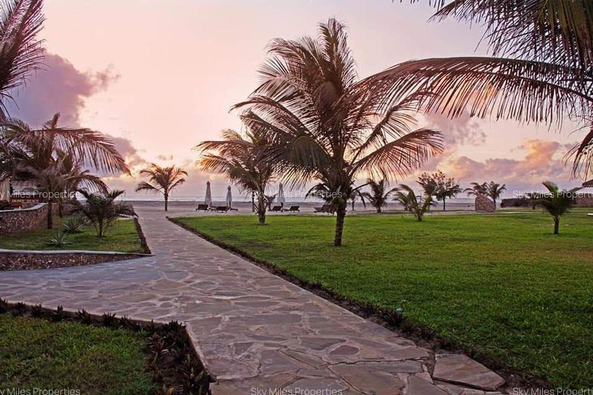 Furnished 10 ac Commercial Property with Service Charge Included at Malindi - 6