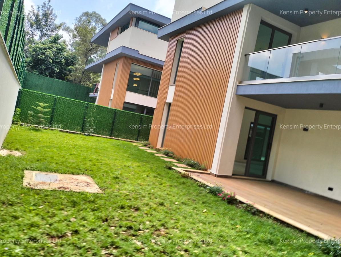 5 Bed Townhouse with En Suite in Lavington - 1