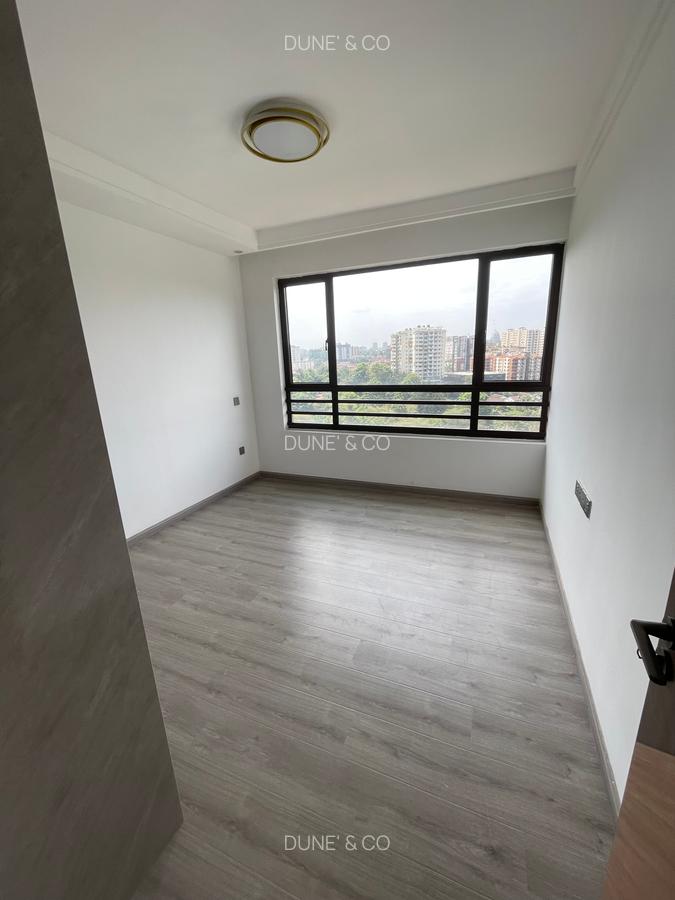 3 Bed Apartment with En Suite in Riverside - 14
